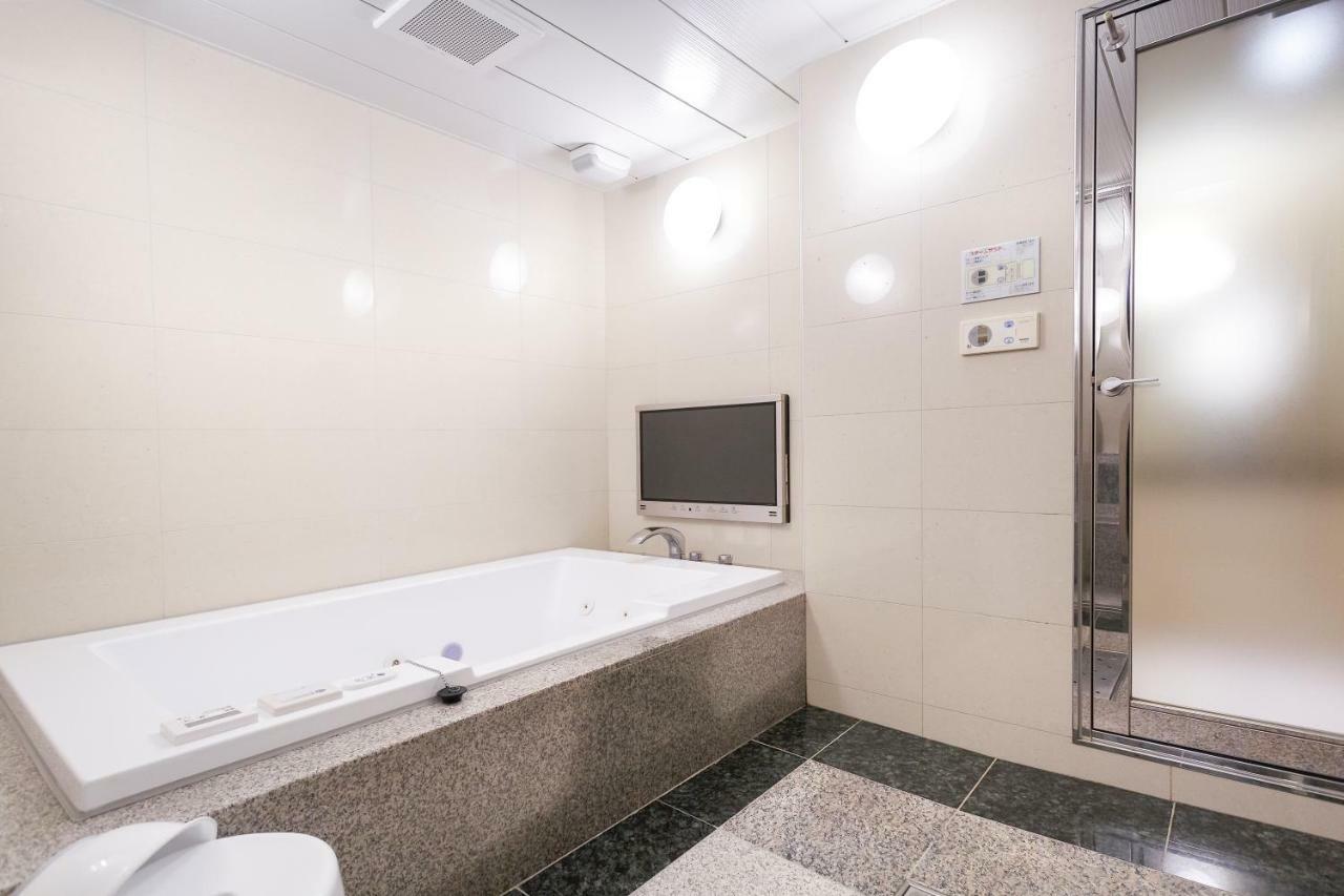 Lucky Sun Hotel Nishinomiya Exterior photo